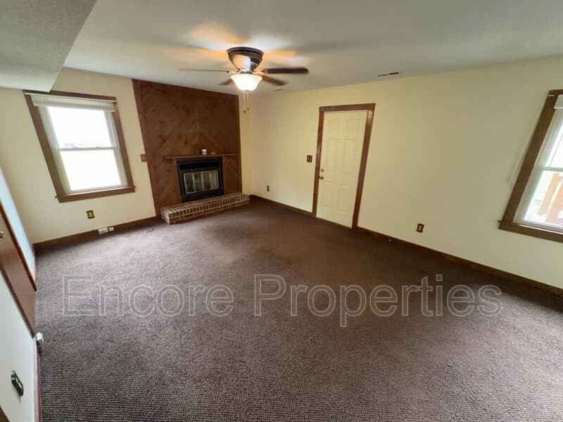 Knightdale House: 1125 Bermuda Run