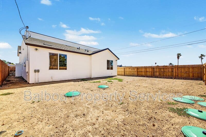 Buckeye Condo: 212 2nd Ave E