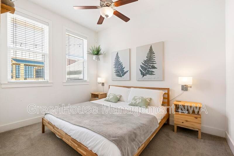 Bentonville House: 636 SW B ST