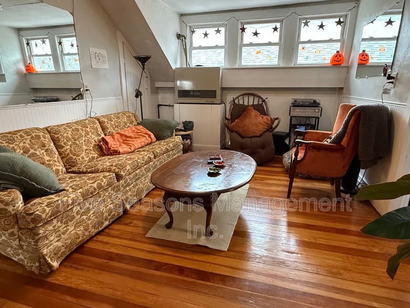 Burlington Condo: 9 Chase Street - 3