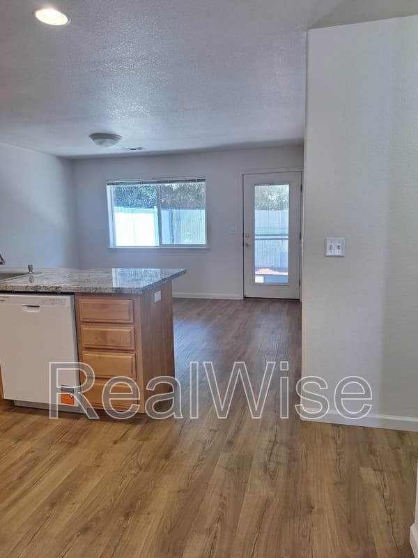 Medford Condo: 1221 Skeeters Ln