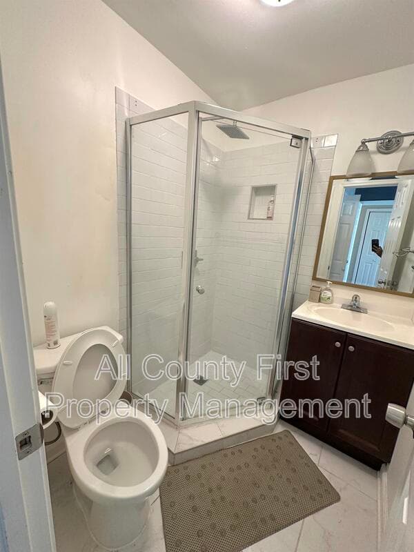 Decatur House: 1384 Peachcrest Rd,