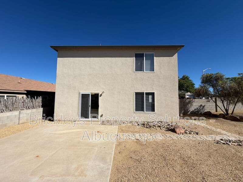 Albuquerque House: 6027 Park South Pl NW