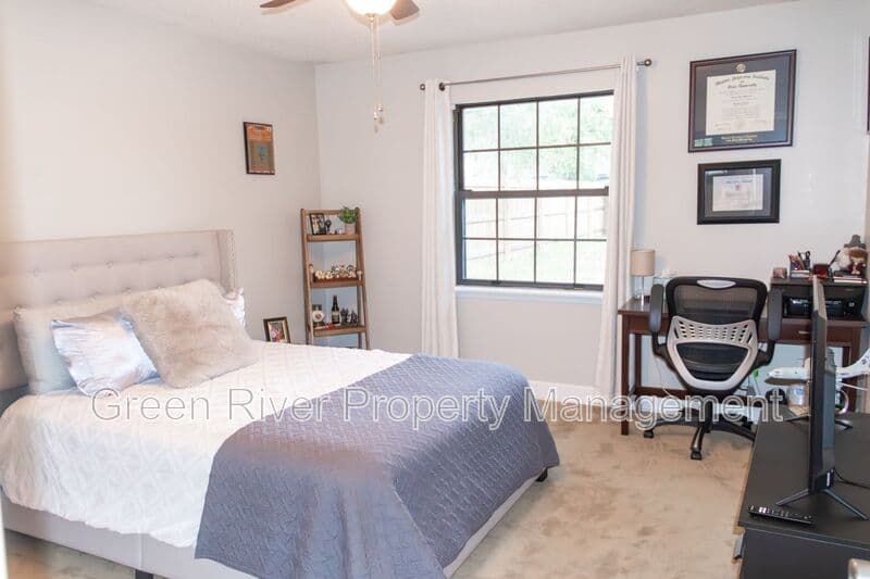 Jacksonville House: 12955 Julington Ridge Drive E