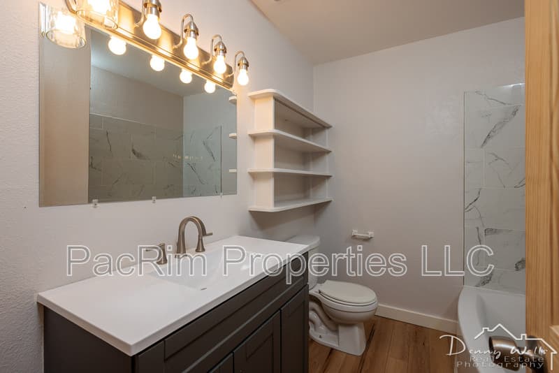 Anchorage House: 1807 W 36th Avenue #4