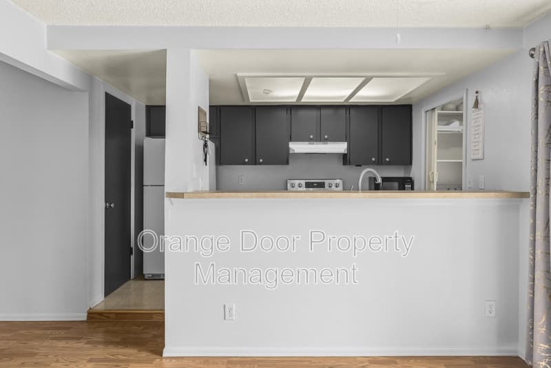 Kent Condo: 23601 112th Avenue SoutheastA102