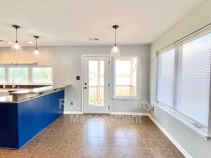 Poquoson House: 256R Hunts Neck Rd