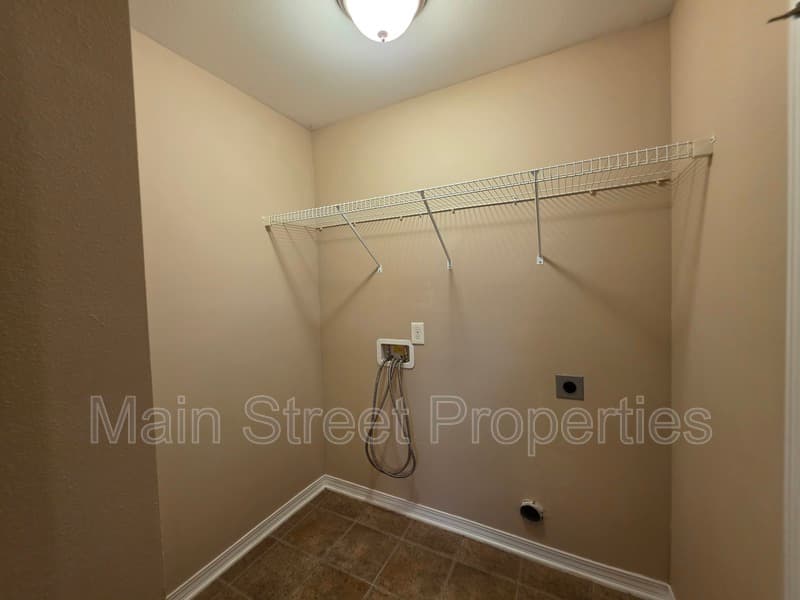 Pace House: 5794 Corkscrew Ct