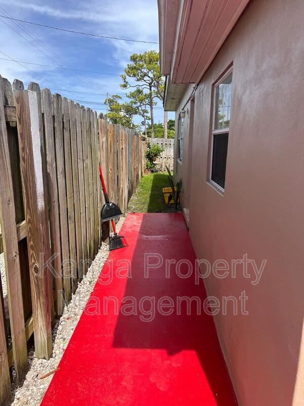 Lake Worth Condo: 4821 Vermont Ave