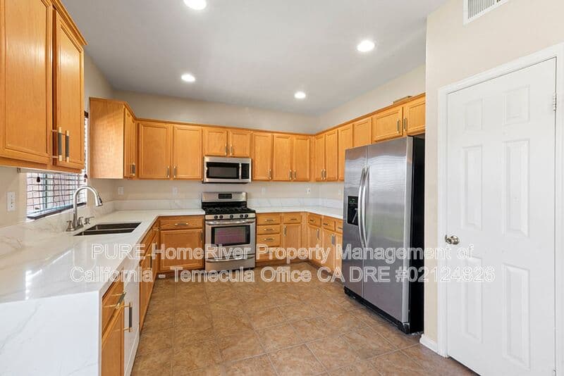 Menifee House: 29055 Emerald Cir.
