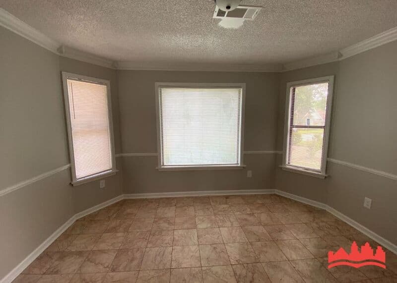 Olive Branch House: 7211 Grove Park Rd