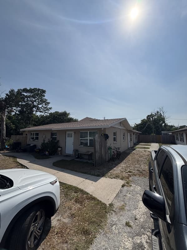 Largo Condo: 1624 Coral Way, Unit B
