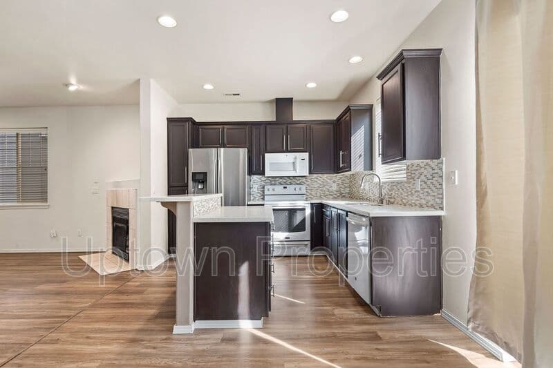 Tualatin House: 9284 SW Sweek Dr