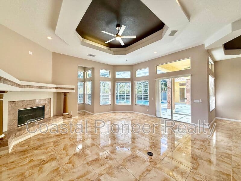 Largo House: 10334 Longwood Dr