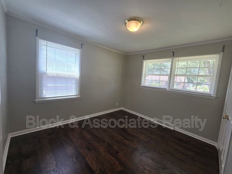 Greensboro House: 1605 Pichard St.