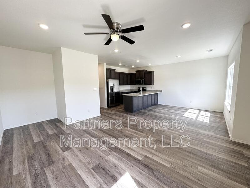 Fayetteville Townhome: 940 South Amarillo Avenue - 1