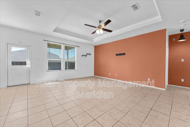 Fort Worth House: 2412 Simmental Rd