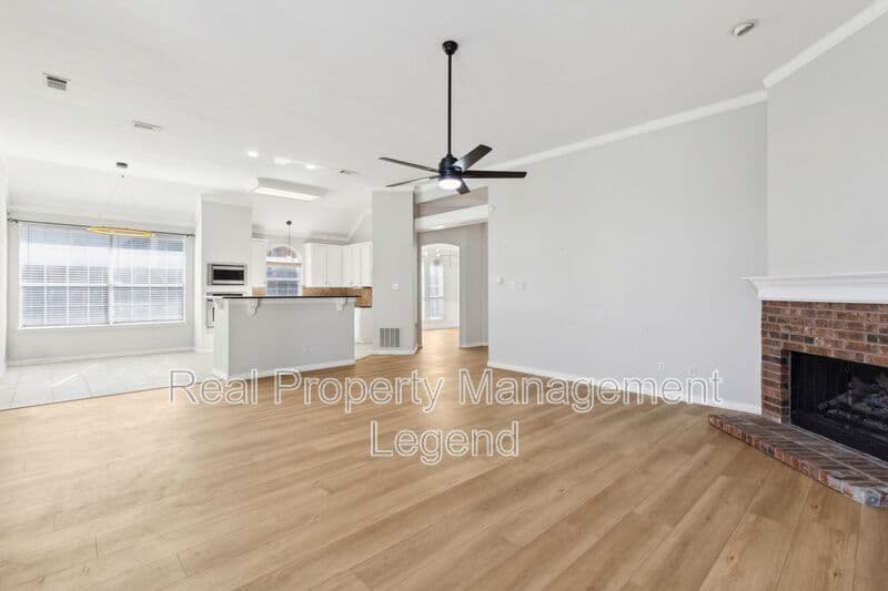 Plano House: 8012 Greenwood Dr