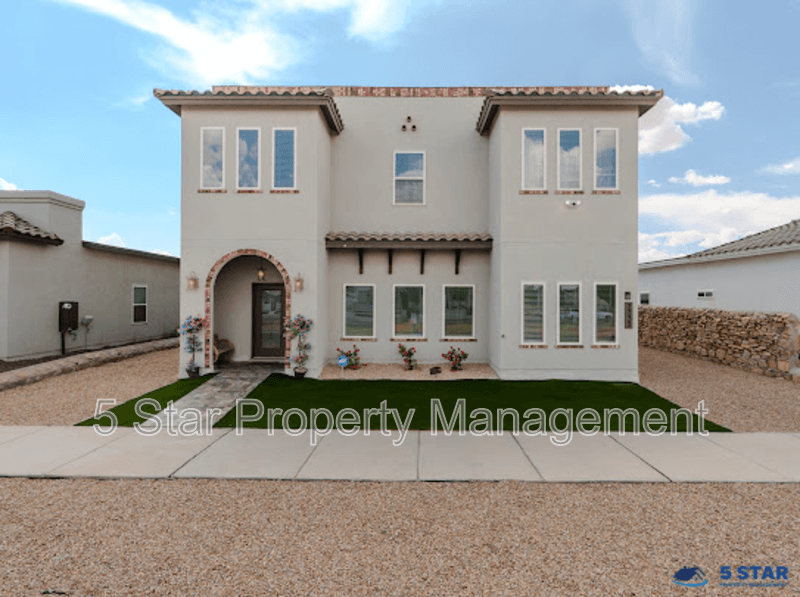 El Paso House: 2233 Mike Price Dr