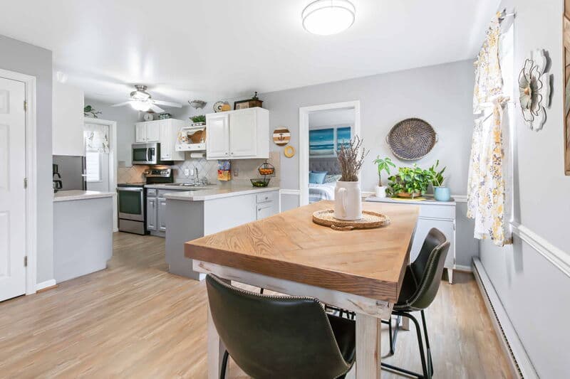 Littiz House: 24 Knollwood Drive