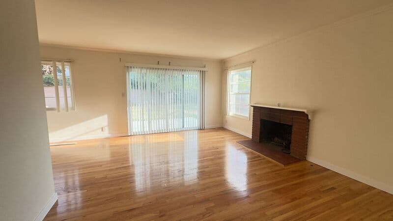 Glendora House: 427 E Haltern Ave