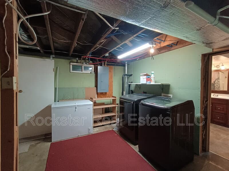 Spokane House: 6128 North Oak Street