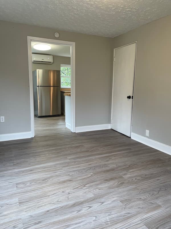 Louisville House: 1719 Airline Dr