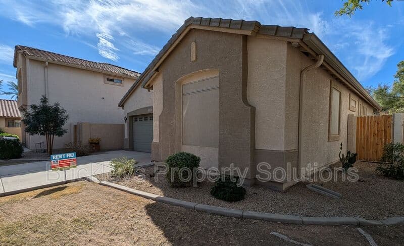 Chandler House: 1311 E Marlin Dr