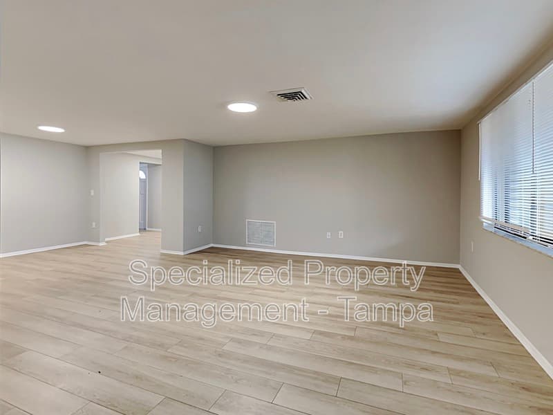 New Port Richey House: 6116 1st Ave