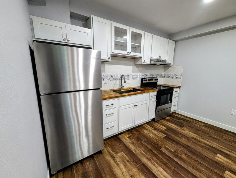 Pella Condo: 413 Jefferson Street - 23