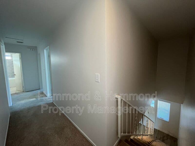 Thousand Oaks House: 832 Masterson Dr