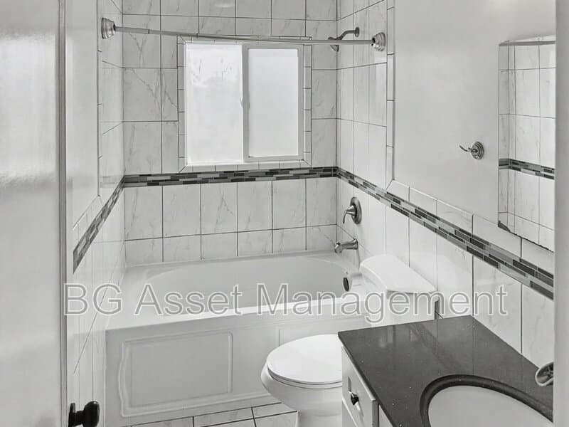 Berkeley Condo: 1919 Curtis Street