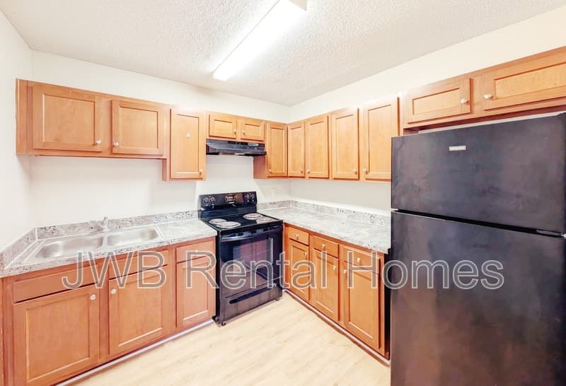 Jacksonville House: 3137 1st St W