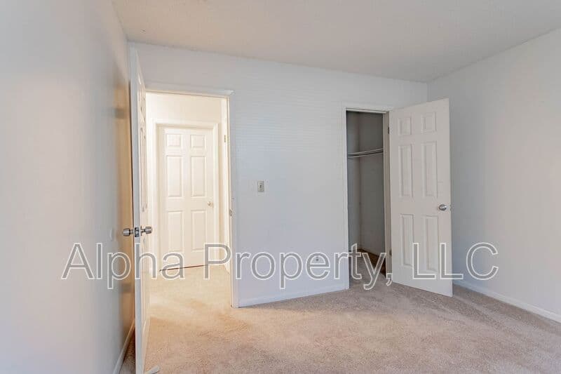 Taylors Condo: 812 Reid School Rd