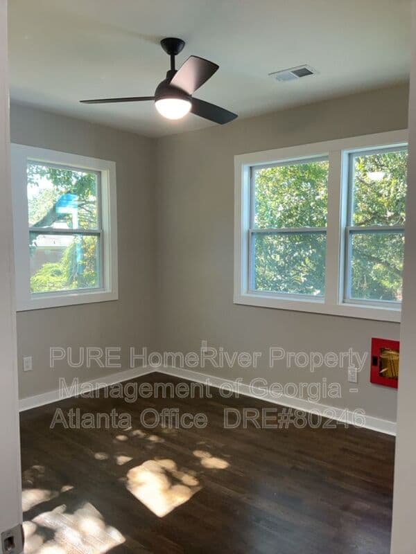 East Pt House: 2172 Ben Hill Rd