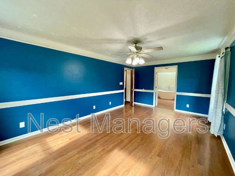 Fayetteville House: 5704 Kindley Dr