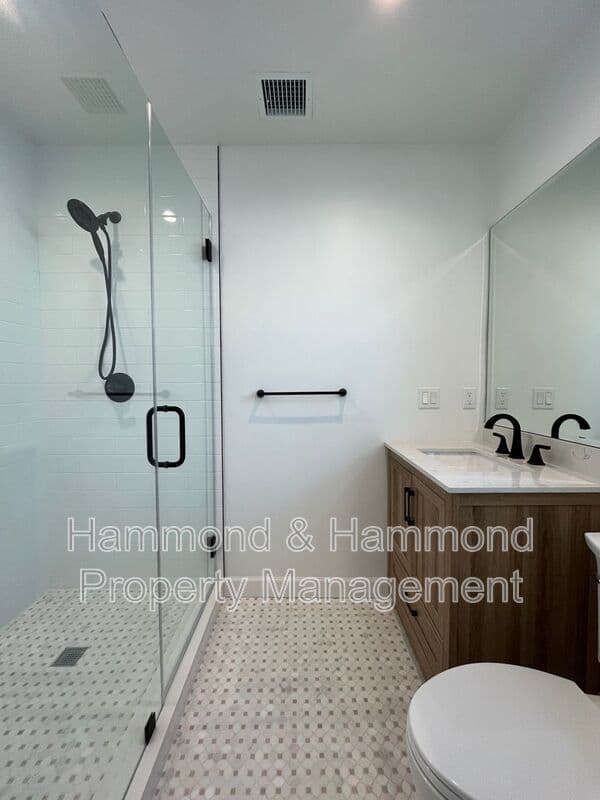 Sherman Oaks House: 13607 Huston St.