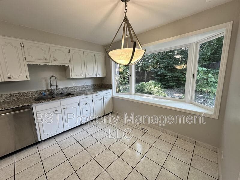 Keizer House: 1458 Greenwood Drive Northeast