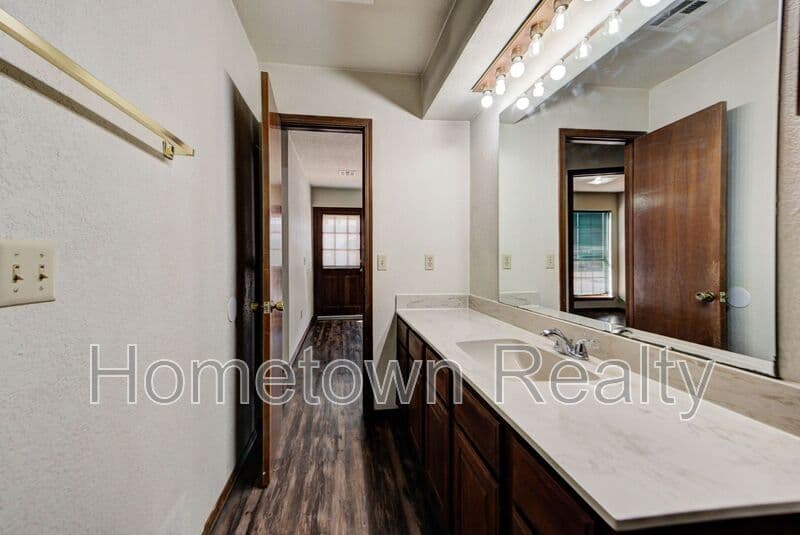 Oklahoma City House: 436 NE 115th Street