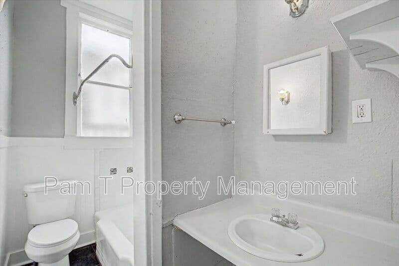 Savannah Condo: 402 E Park Ave