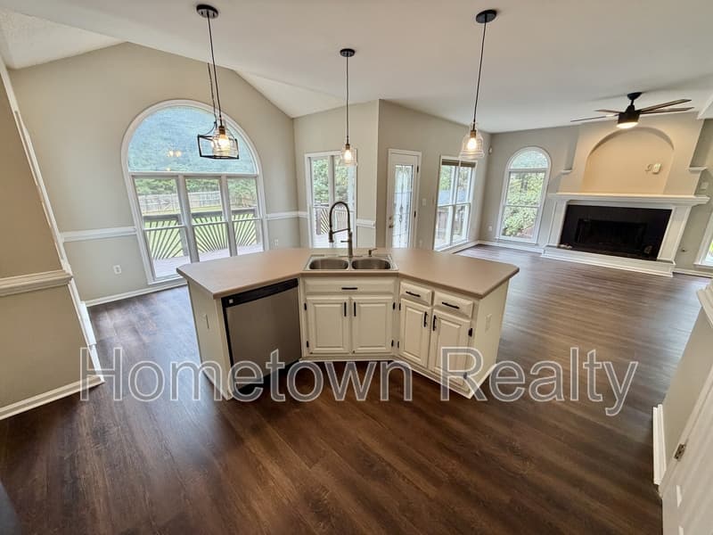 McDonough House: 175 Allie Drive
