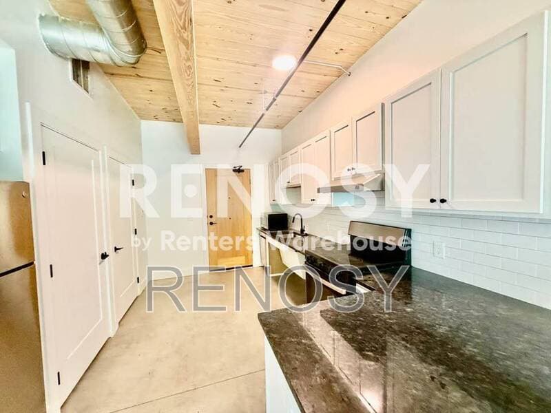 Des Moines Condo: 2701 Ingersoll Ave