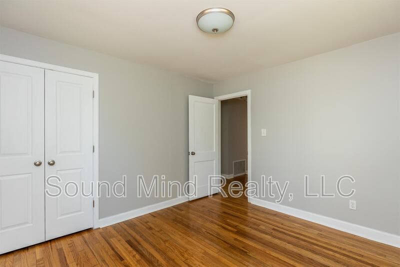 Raleigh House: 418 Lamont Street