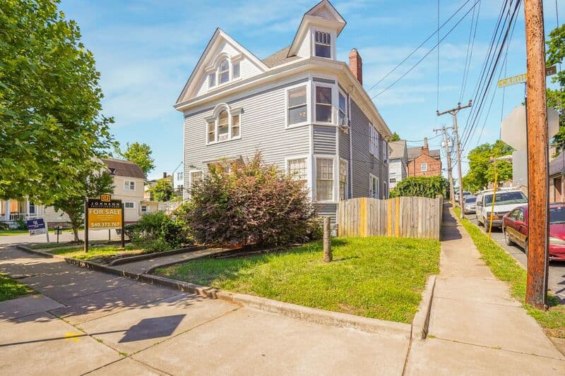 Fredericksburg Condo: 1122 Caroline St