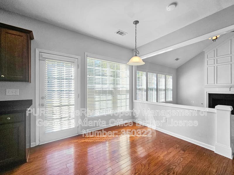 Cumming House: 4025 Azurite St