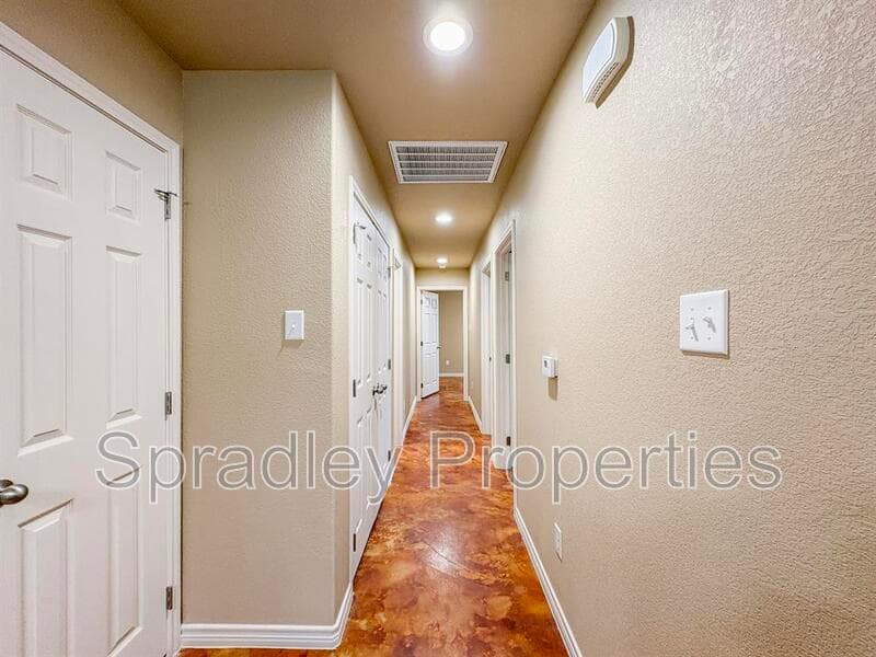 Belton Condo: 1044B Mason Dr