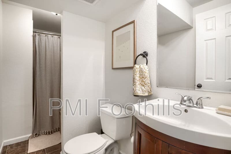 Lakewood Townhome: 5428 West 17th Avenue