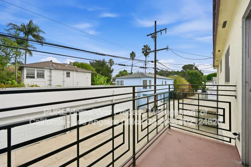 Santa Monica House: 1527 Harvard St