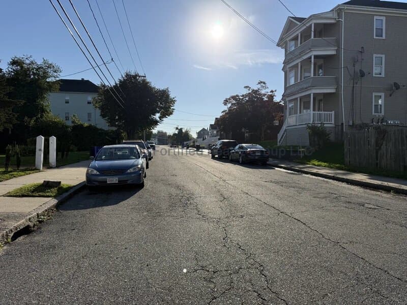 Fall River Condo: 575 Mount Hope Ave