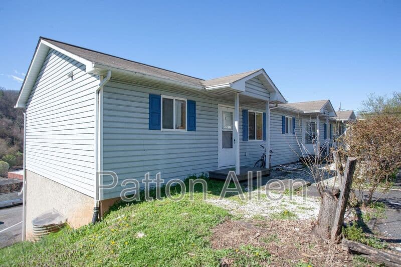 Sylva Condo: 116 Hampton Street
